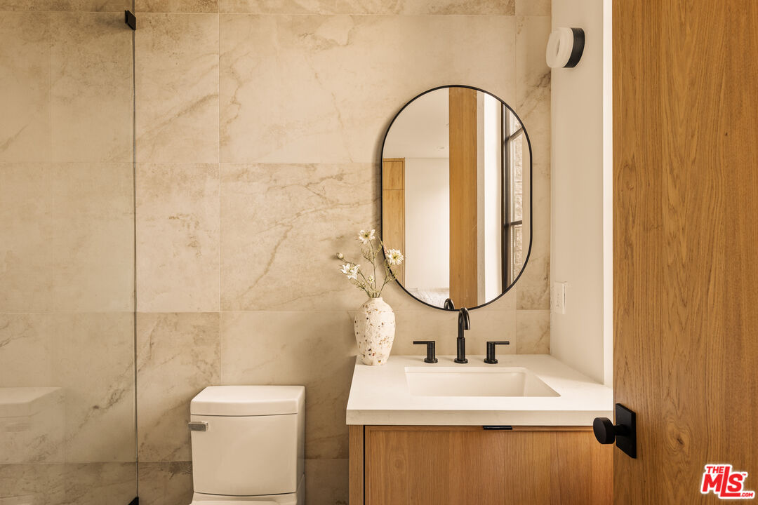 11556 Blix Street Valley Village, CA 91602 - Photo 16 of 45