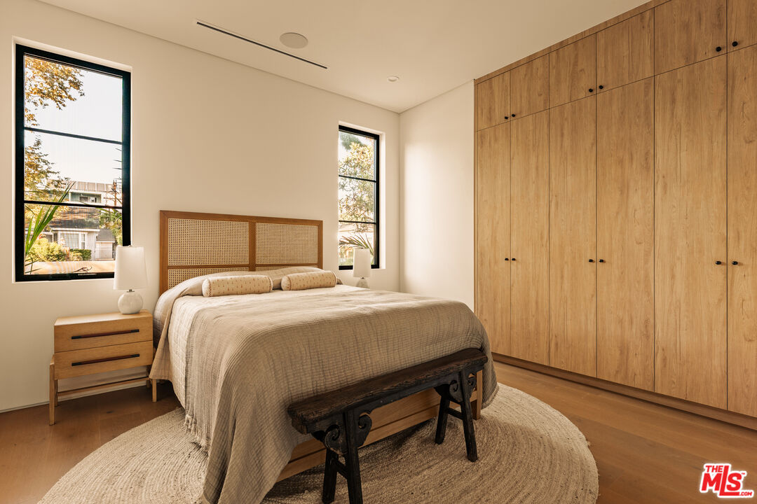 11556 Blix Street Valley Village, CA 91602 - Photo 17 of 45