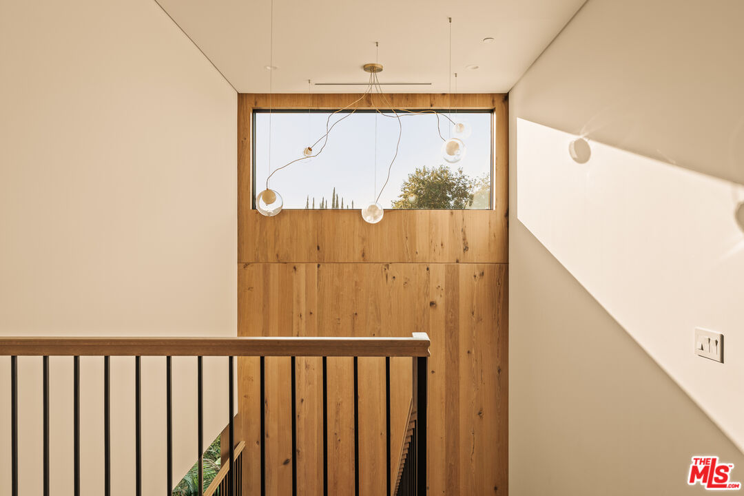 11556 Blix Street Valley Village, CA 91602 - Photo 19 of 45