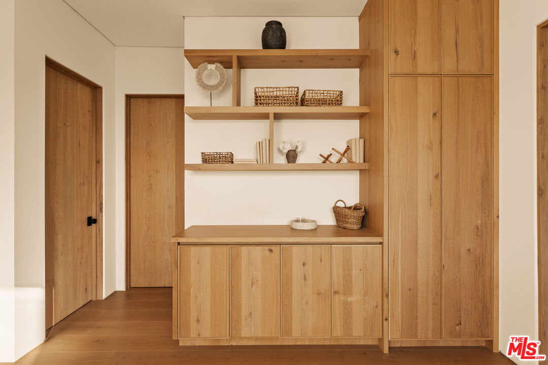 11556 Blix Street Valley Village, CA 91602 - Photo 20 of 45