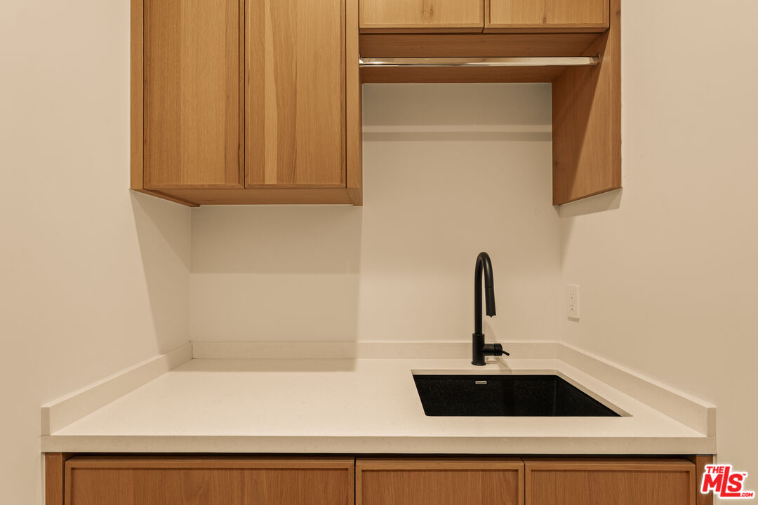 11556 Blix Street Valley Village, CA 91602 - Photo 22 of 45