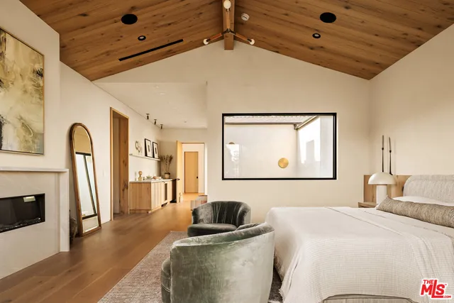 $3,749,000 | 11556 Blix Street, Valley Village, CA 91602