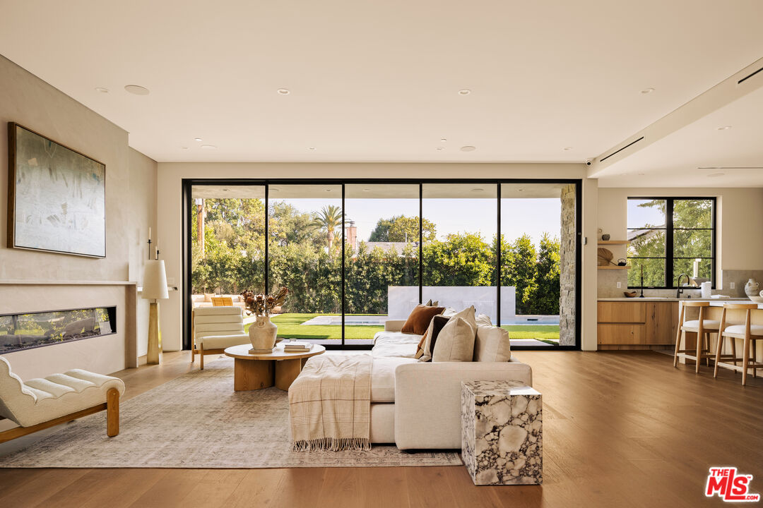 11556 Blix Street Valley Village, CA 91602 - Photo 3 of 45