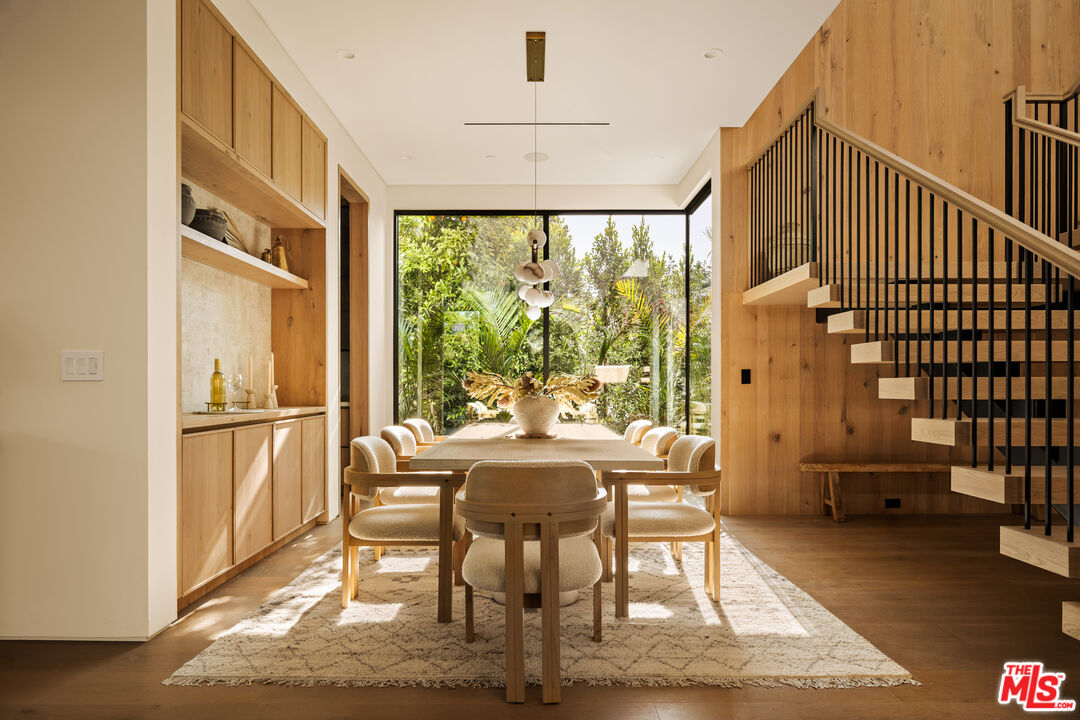 11556 Blix Street Valley Village, CA 91602 - Photo 5 of 45