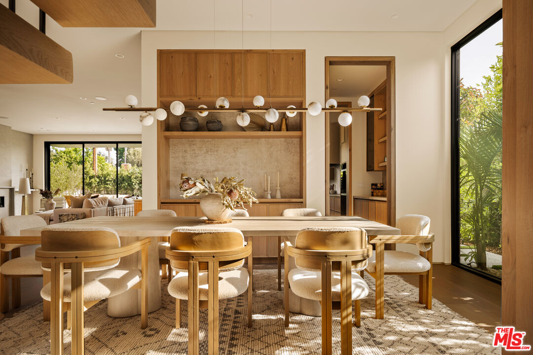 11556 Blix Street Valley Village, CA 91602 - Photo 6 of 45