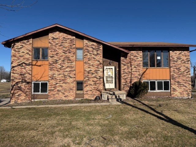 1412 West Grove Road Decatur, IL 62521 - Photo 1 of 13