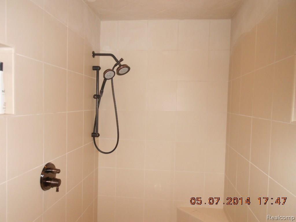 70 Clairview Road Grosse Pointe, MI 48236 - Photo 14 of 26 010.jpg
