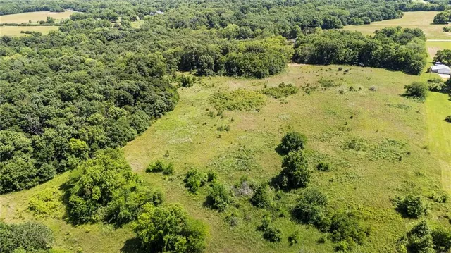 $375,000 | 1425 Labette Road, Ottawa, KS 66067