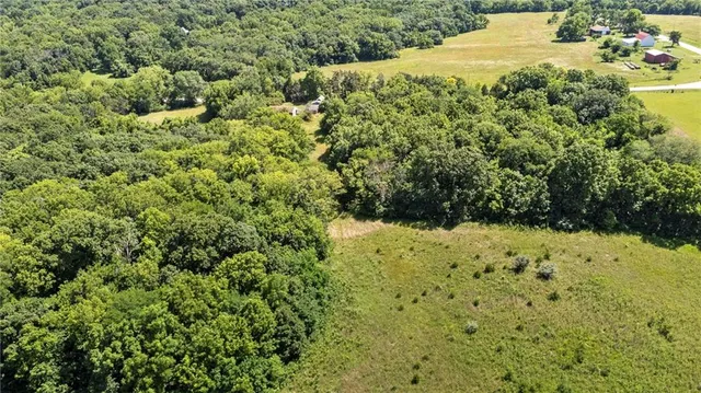 $375,000 | 1425 Labette Road, Ottawa, KS 66067