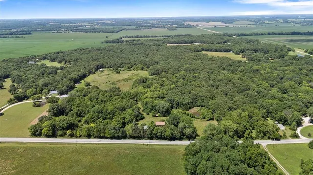 $375,000 | 1425 Labette Road, Ottawa, KS 66067