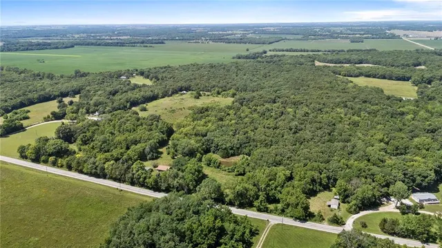 $375,000 | 1425 Labette Road, Ottawa, KS 66067