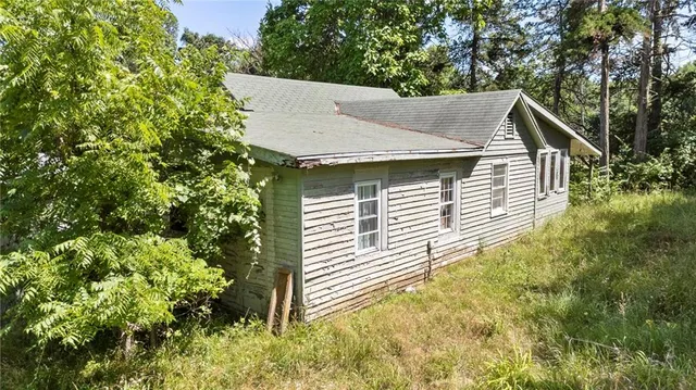 $375,000 | 1425 Labette Road, Ottawa, KS 66067