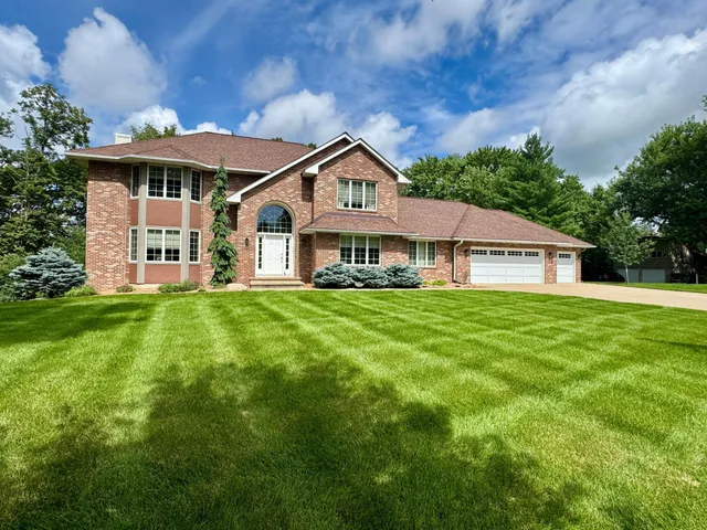 $599,900 | 2108 9th Place Southwest, Austin, MN 55912