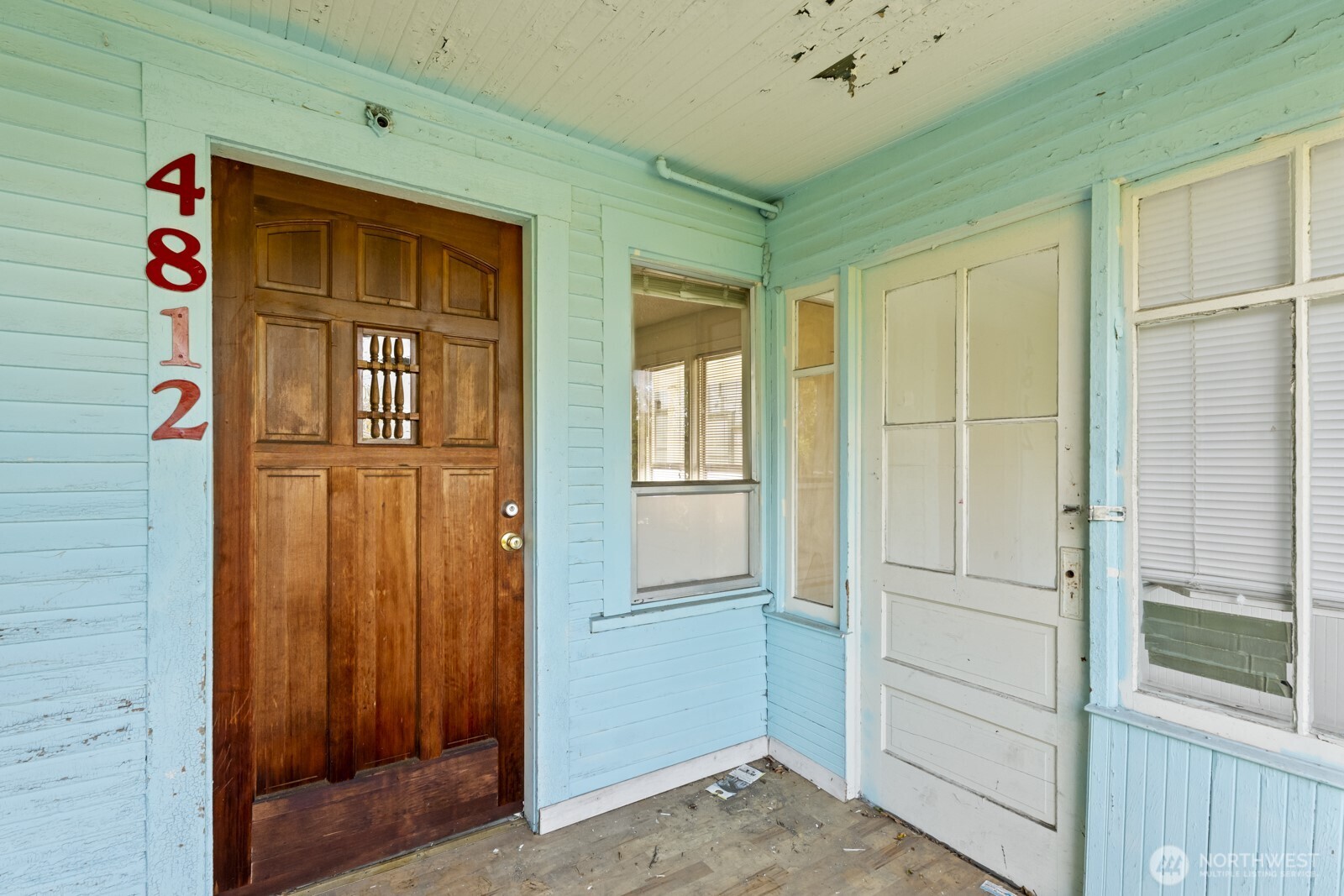 4812 46th Avenue Southwest Seattle, WA 98116 - Photo 11 of 26 a view of front door