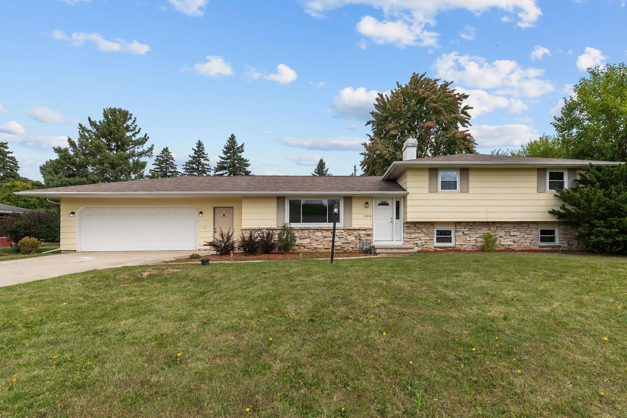 324 West Sunset Avenue Appleton, WI 54911 - Photo 1 of 1 Gallery Image 1