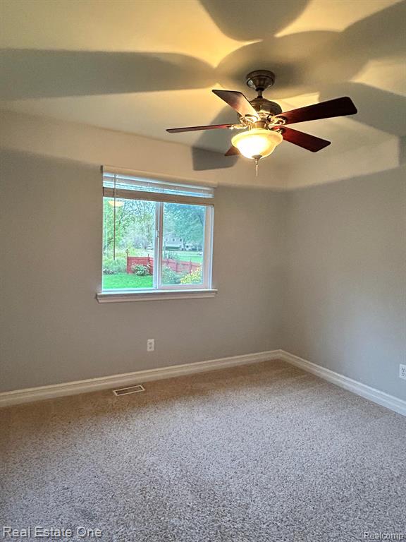 8348 North Genesee Road Mount Morris, MI 48458 - Photo 15 of 38