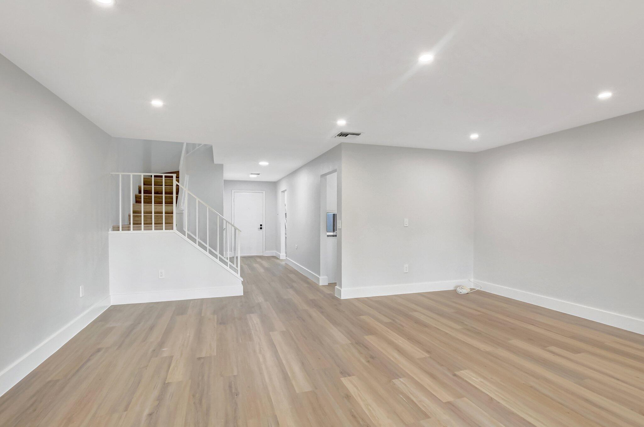 21766 Cypress Drive, Unit 20C Boca Raton, FL 33433 - Photo 15 of 49 15-web-or-mls-DSC_2036