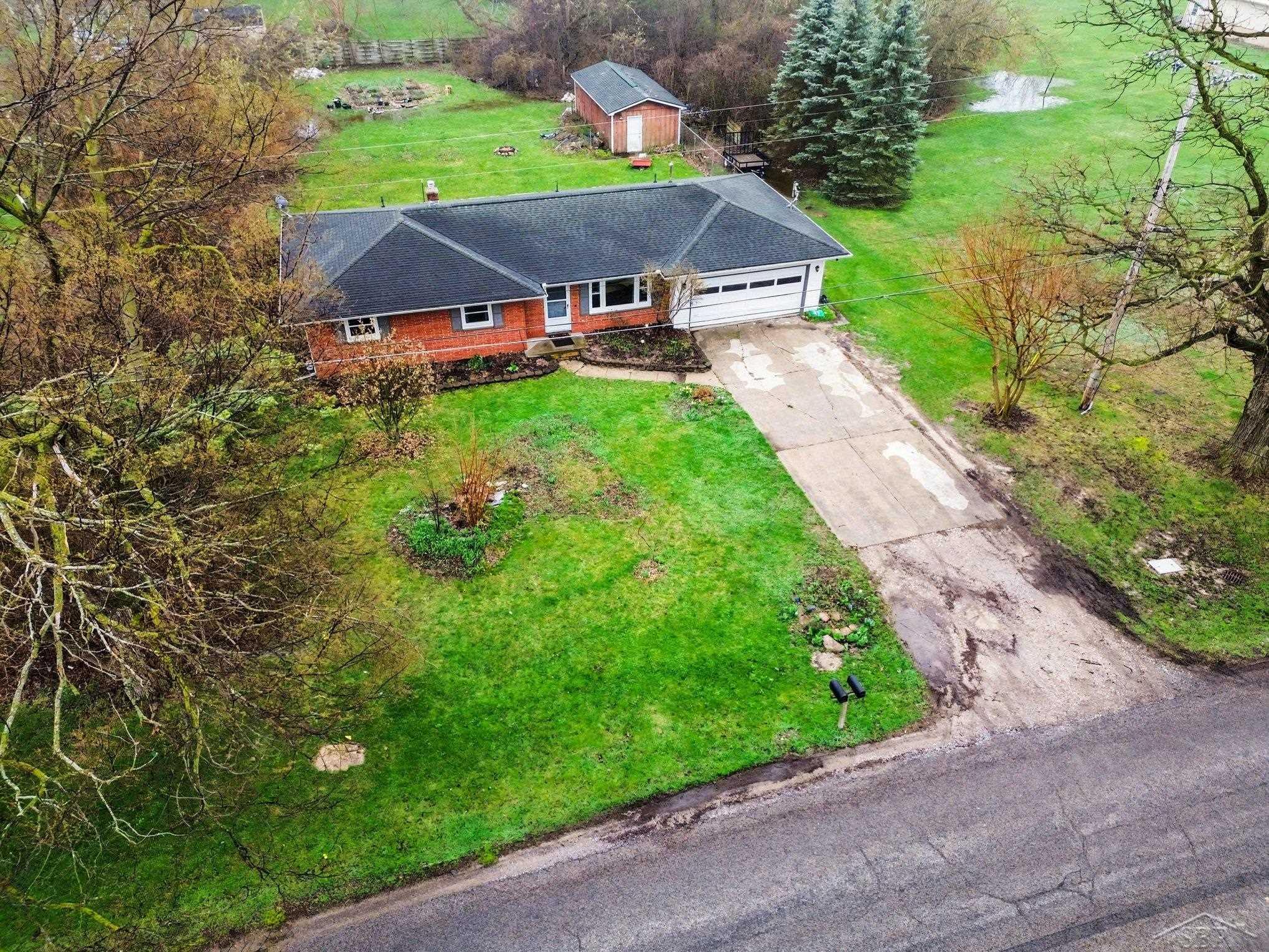 1555 Schust Road Saginaw, MI 48604 - Photo 32 of 36 50204741-c8f36fe8-3906-42cd-b79f-b266ff9c8e50.JPG