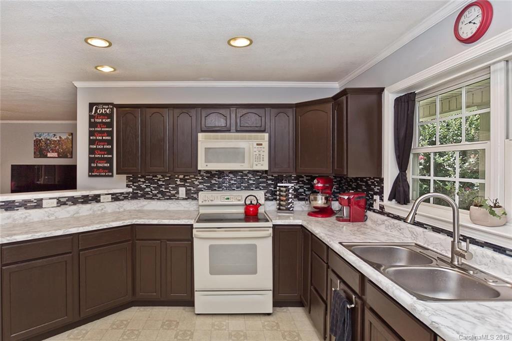 151 Whitaker Road Fairview, NC 28730 - Photo 12 of 36 Gallery Image 12