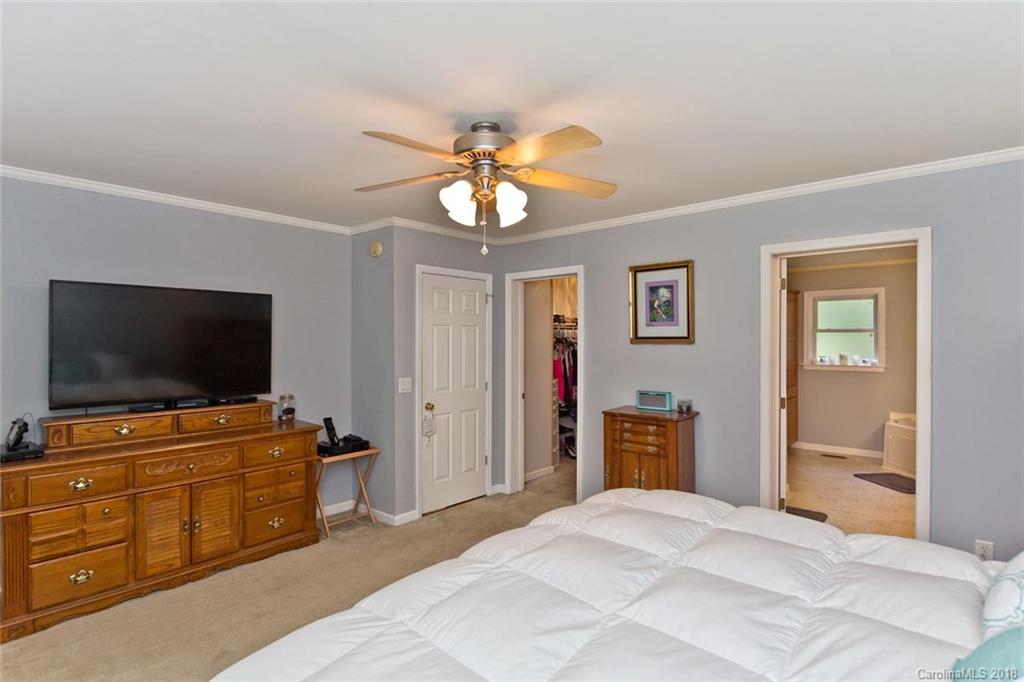 151 Whitaker Road Fairview, NC 28730 - Photo 14 of 36 Gallery Image 14