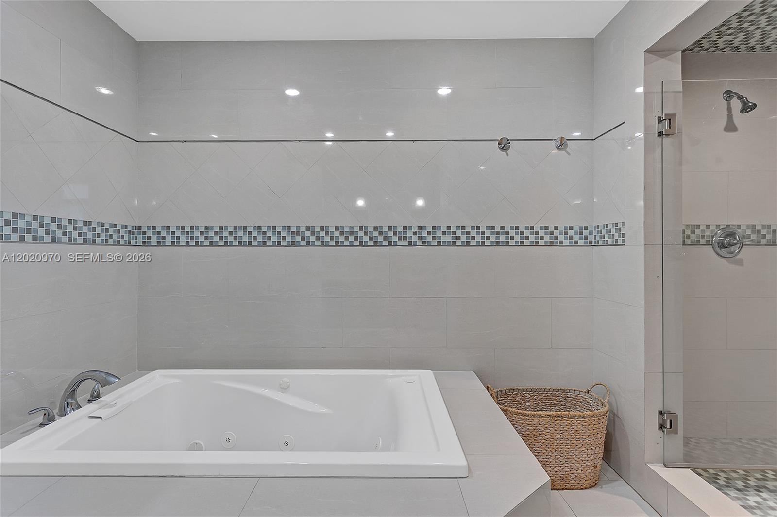 95 Shore Drive West Miami, FL 33133 - Photo 15 of 29