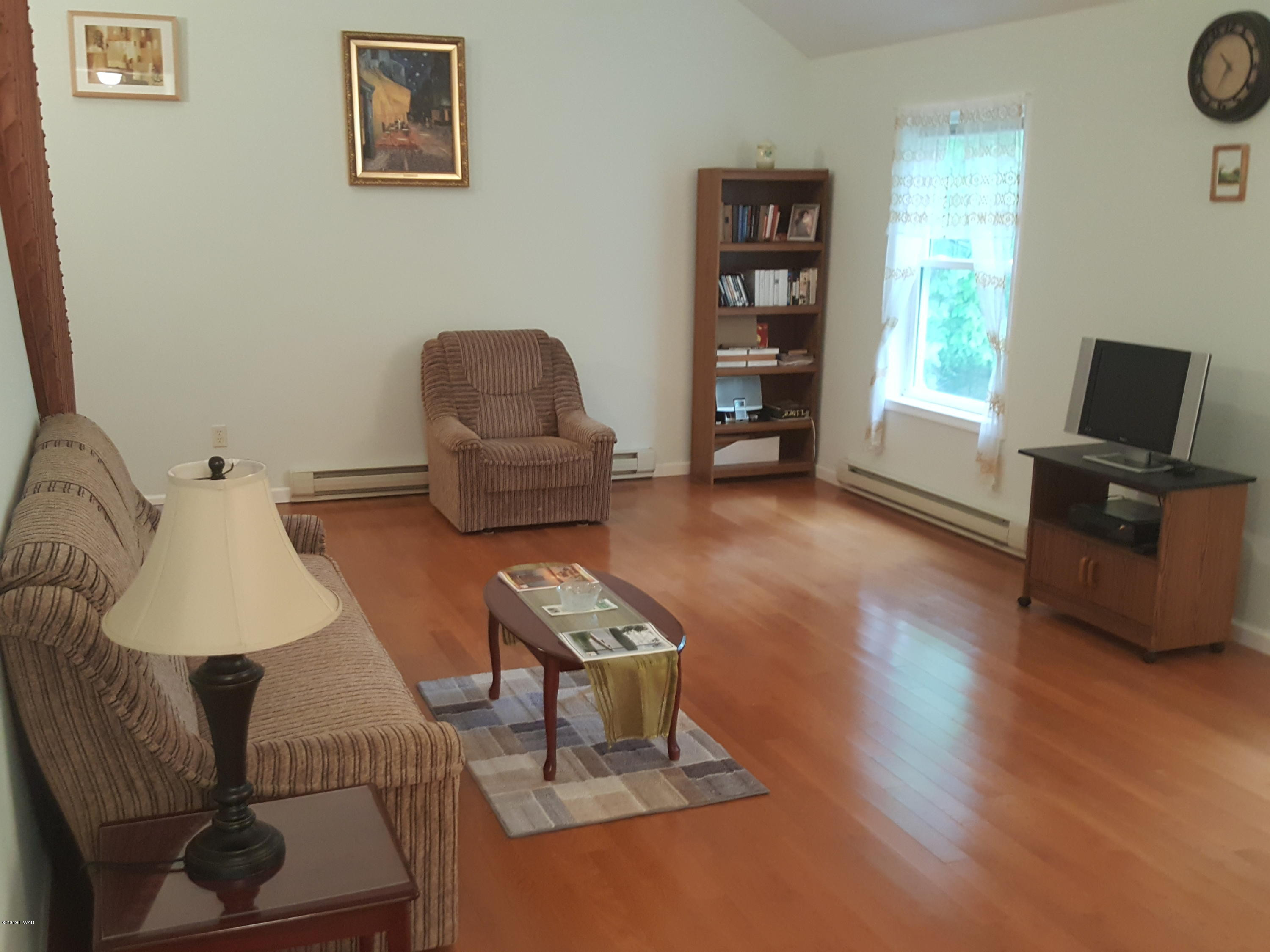 237 Forest Ridge Drive Hawley, PA 18428 - Photo 17 of 58 Living