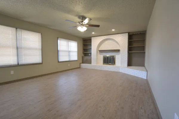 $1,300 | 4940 7th Street, Lubbock, TX 79416