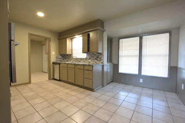 $1,300 | 4940 7th Street, Lubbock, TX 79416