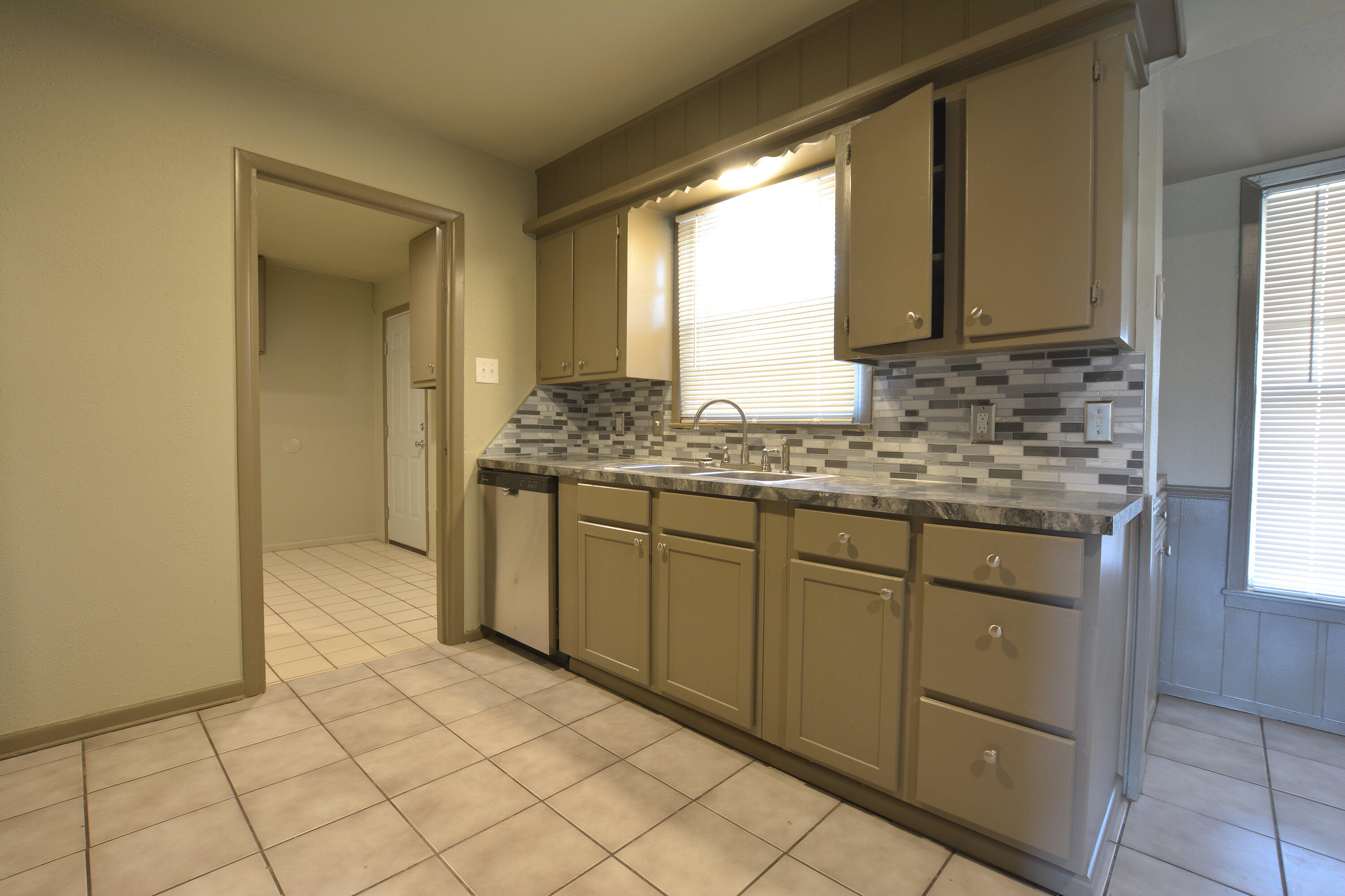 4940 7th Street Lubbock, TX 79416 - Photo 6 of 18 6