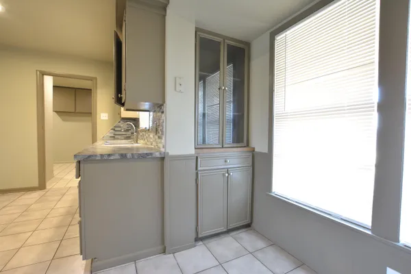 $1,300 | 4940 7th Street, Lubbock, TX 79416
