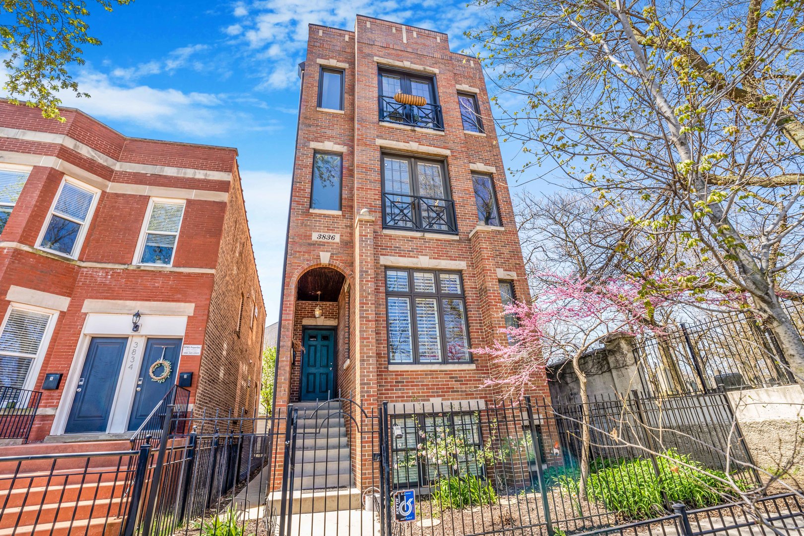 3836 North Racine Avenue, Unit 2 Chicago, IL 60613 - Photo 1 of 15 Gallery Image 1