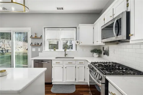 $590,000 | 3395 Patterstone Drive, Alpharetta, GA 30022