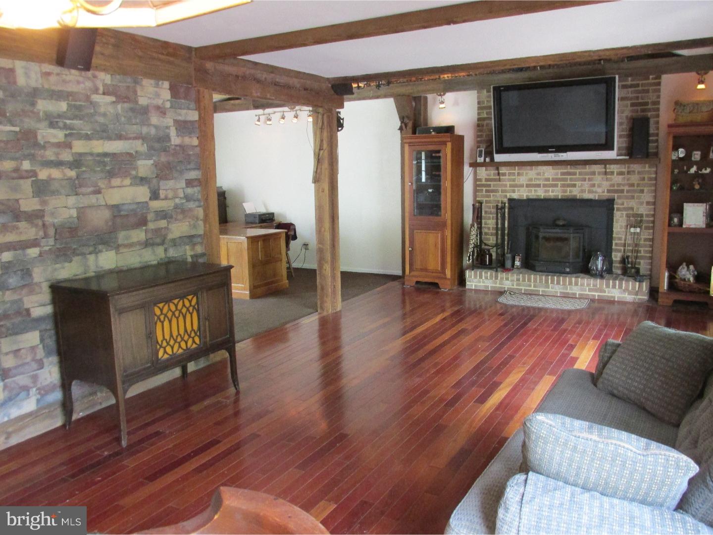8929 Mountain Road Alburtis, PA 18011 - Photo 8 of 25 Gallery Image 8