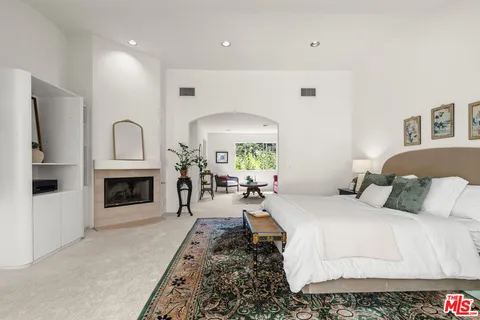 $2,125,000 | 10055 Reevesbury Drive, Beverly Hills, CA 90210