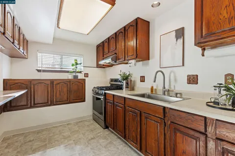 $949,000 | 2321 Camino Dolores, Castro Valley, CA 94546