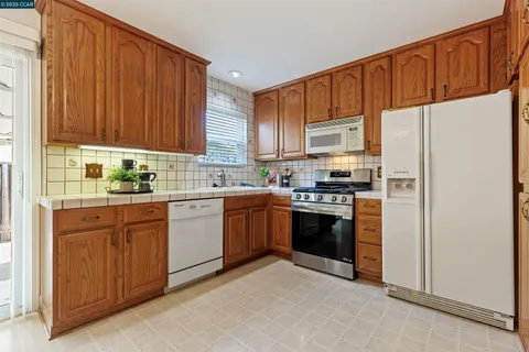 $949,000 | 2321 Camino Dolores, Castro Valley, CA 94546