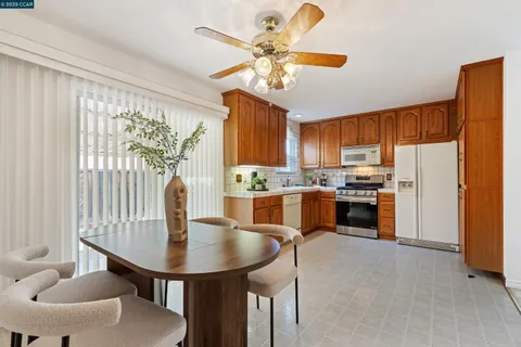 $949,000 | 2321 Camino Dolores, Castro Valley, CA 94546