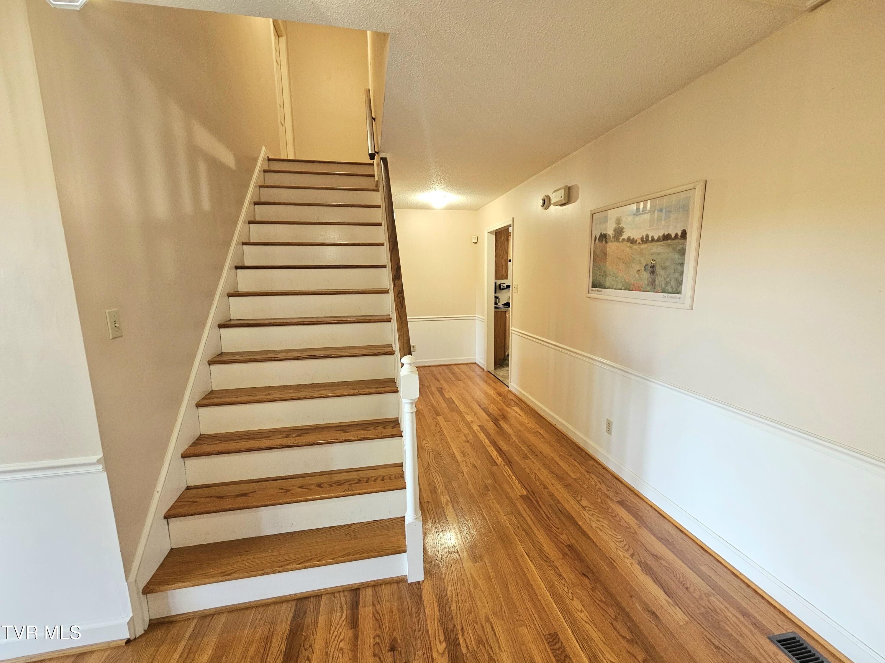 149 Sherwood Circle Ridgeway, VA 24148 - Photo 24 of 39 Stairwayandentry
