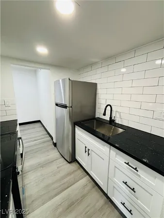 $1,350 | 1922 Fairfield Avenue, Unit 211, Las Vegas, NV 89102