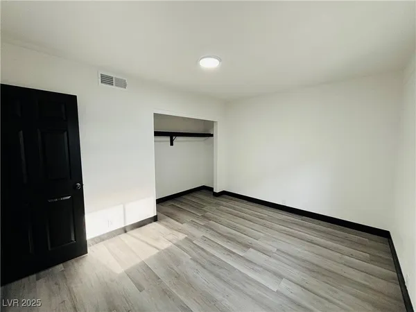 $1,350 | 1922 Fairfield Avenue, Unit 211, Las Vegas, NV 89102