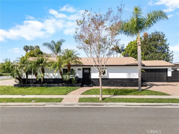 $1,399,999 | 16551 Lucia Lane, Huntington Beach, CA 92647
