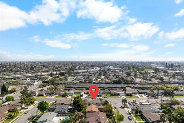 $1,399,999 | 16551 Lucia Lane, Huntington Beach, CA 92647
