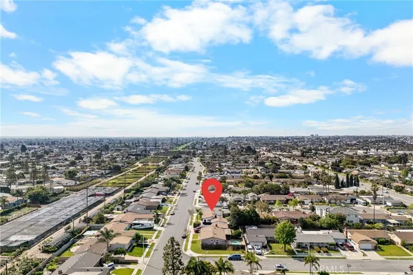 $1,399,999 | 16551 Lucia Lane, Huntington Beach, CA 92647