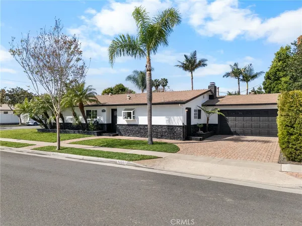 $1,399,999 | 16551 Lucia Lane, Huntington Beach, CA 92647