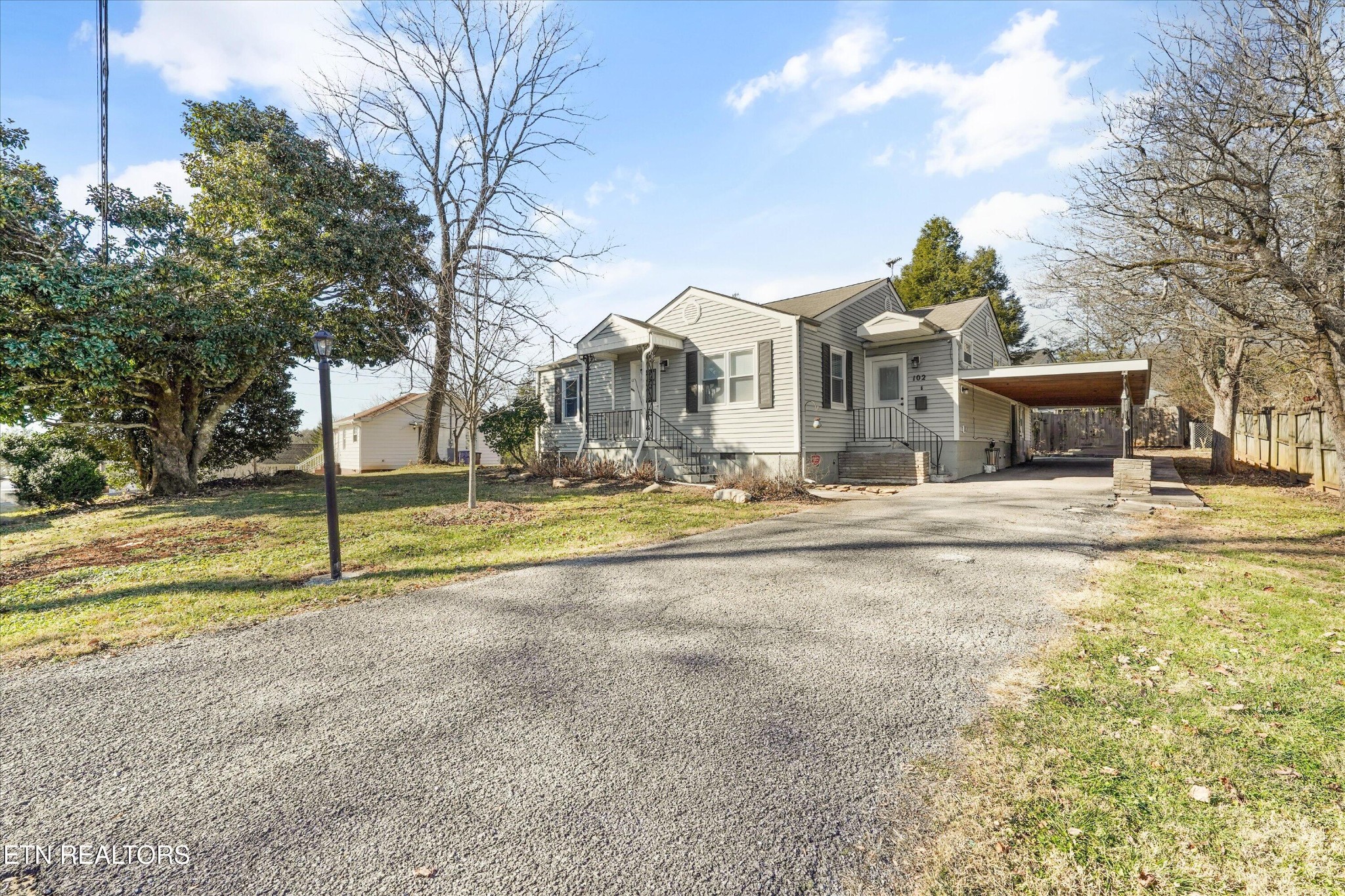 102 Sanford Lane Oak Ridge, TN 37830 - Photo 3 of 36 Gallery Image 3