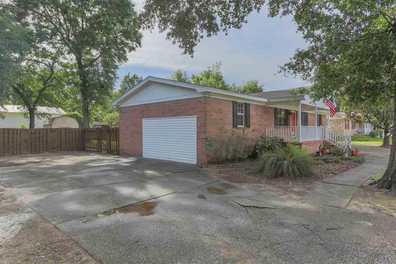 7325 Martinique Road Pensacola, FL 32504 - Photo 4 of 48 Gallery Image 4