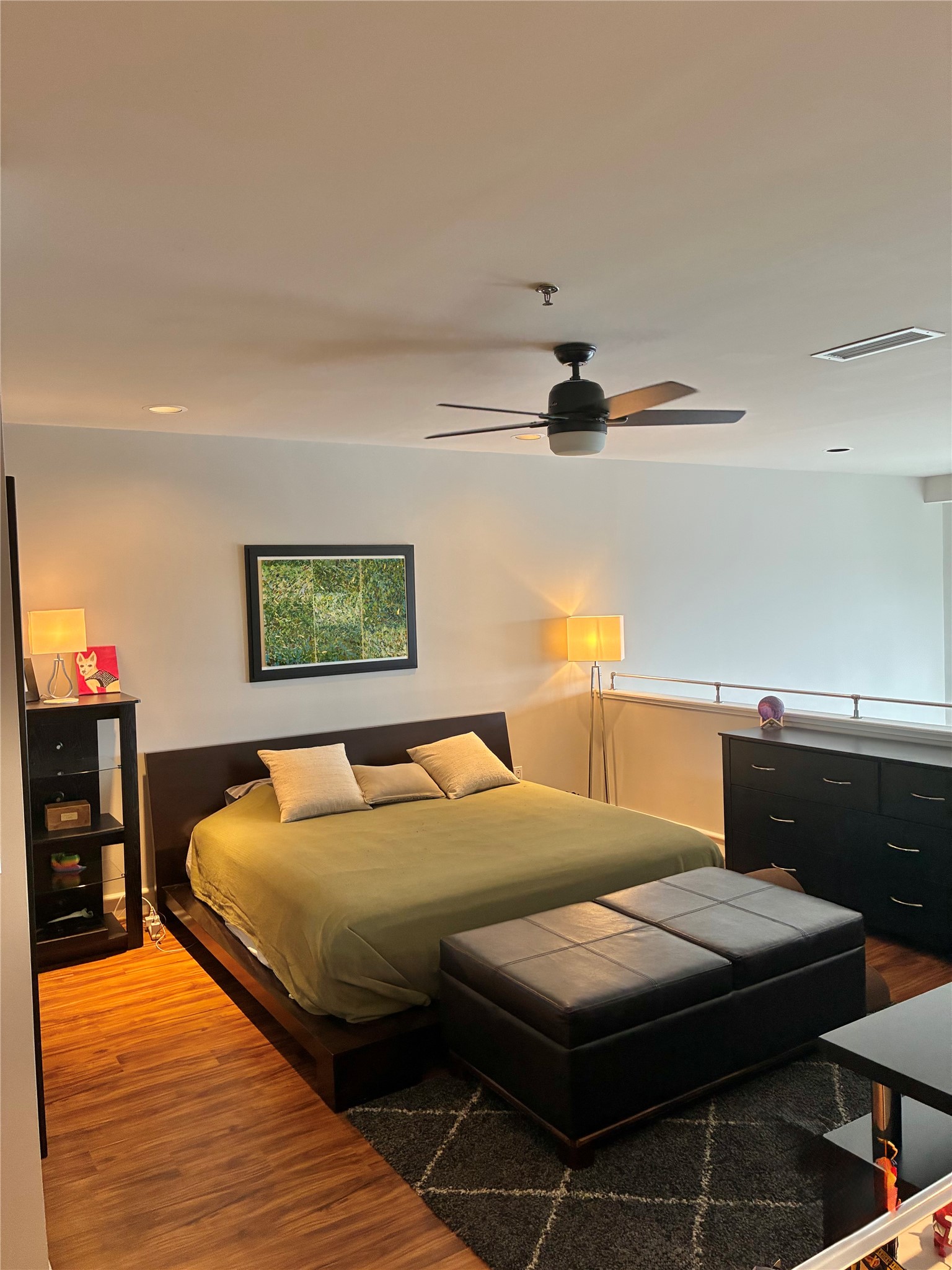 3311 Yupon Street, Unit 605 Houston, TX 77006 - Photo 9 of 16 Primary bedroom loft with king bed