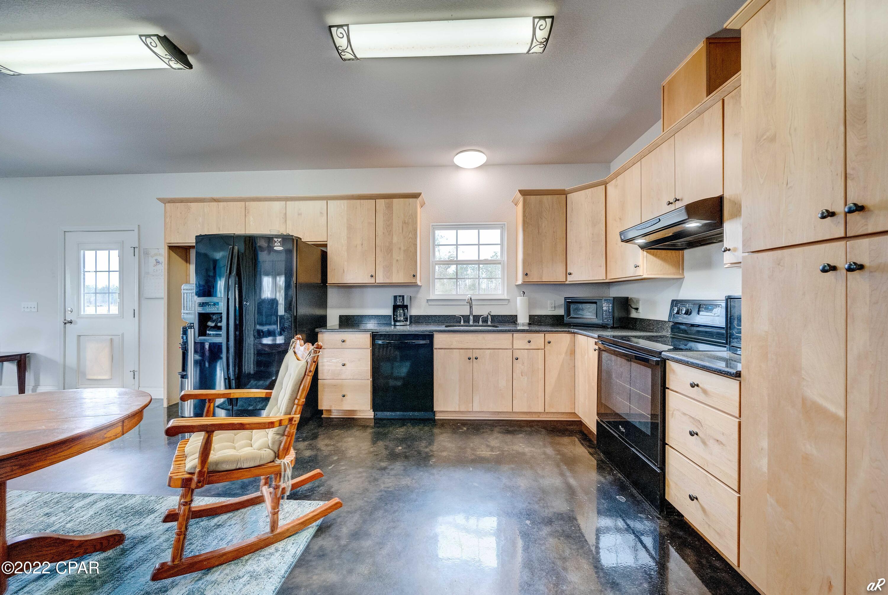 17351 Foster Road Fountain, FL 32438 - Photo 2 of 29