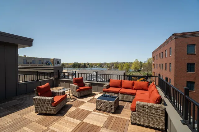 $409,900 | 238 Deer Street, Unit 202, Portsmouth, NH 03801