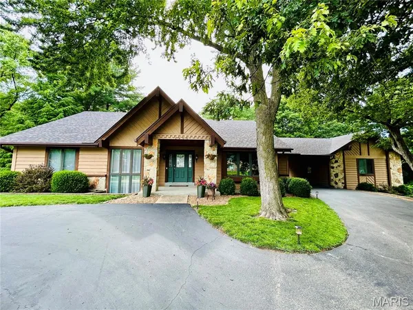 $679,900 | 2965 Kandahar Drive, St. Charles, MO 63303
